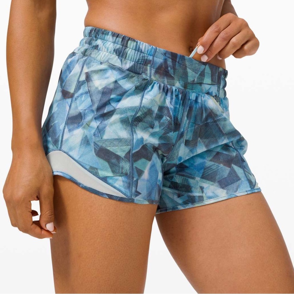 Lululemon Hotty Hot Short II *Long 4"